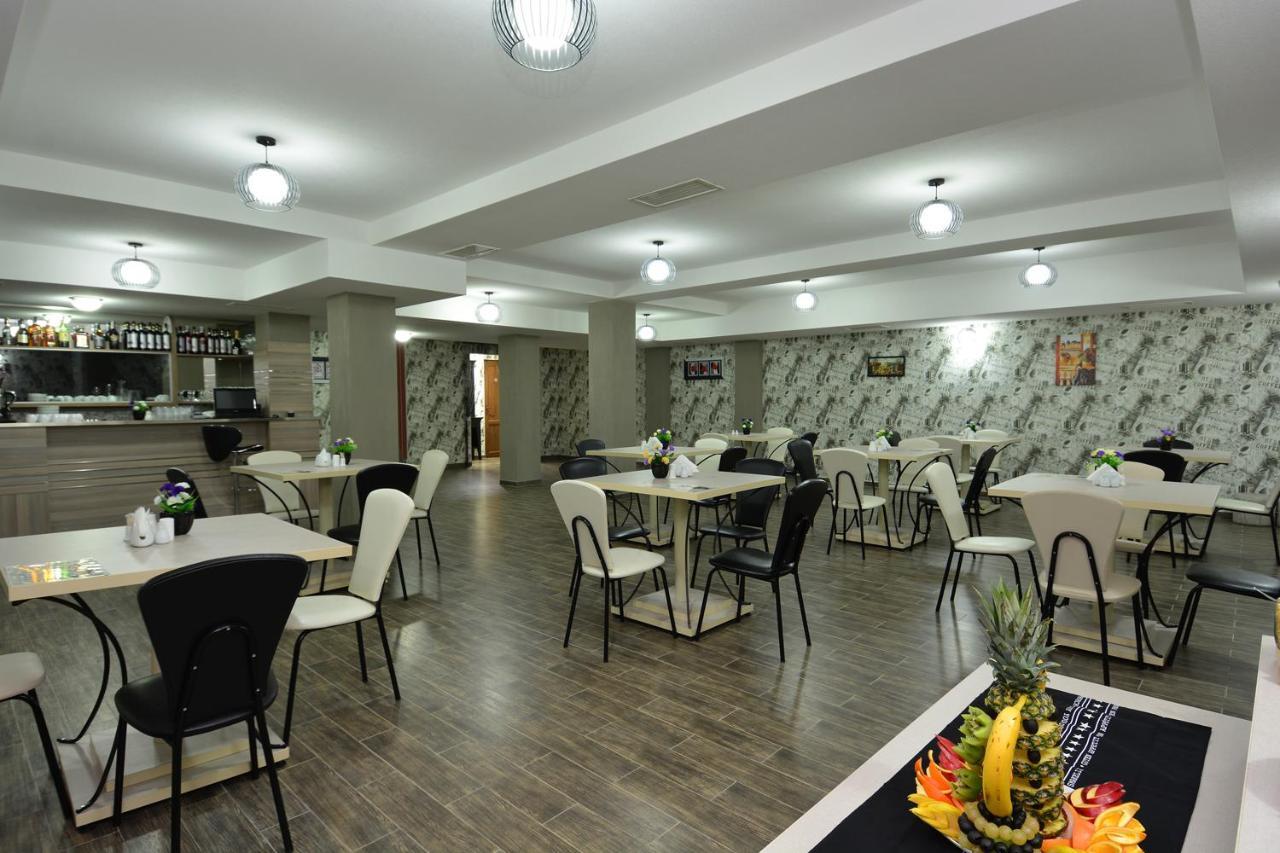 Granada Hotel And Restaurant Tiflis Dış mekan fotoğraf
