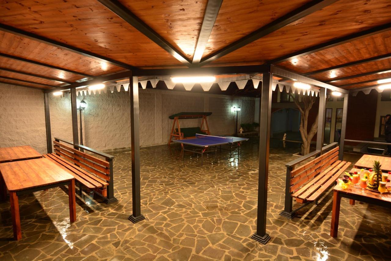 Granada Hotel And Restaurant Tiflis Dış mekan fotoğraf