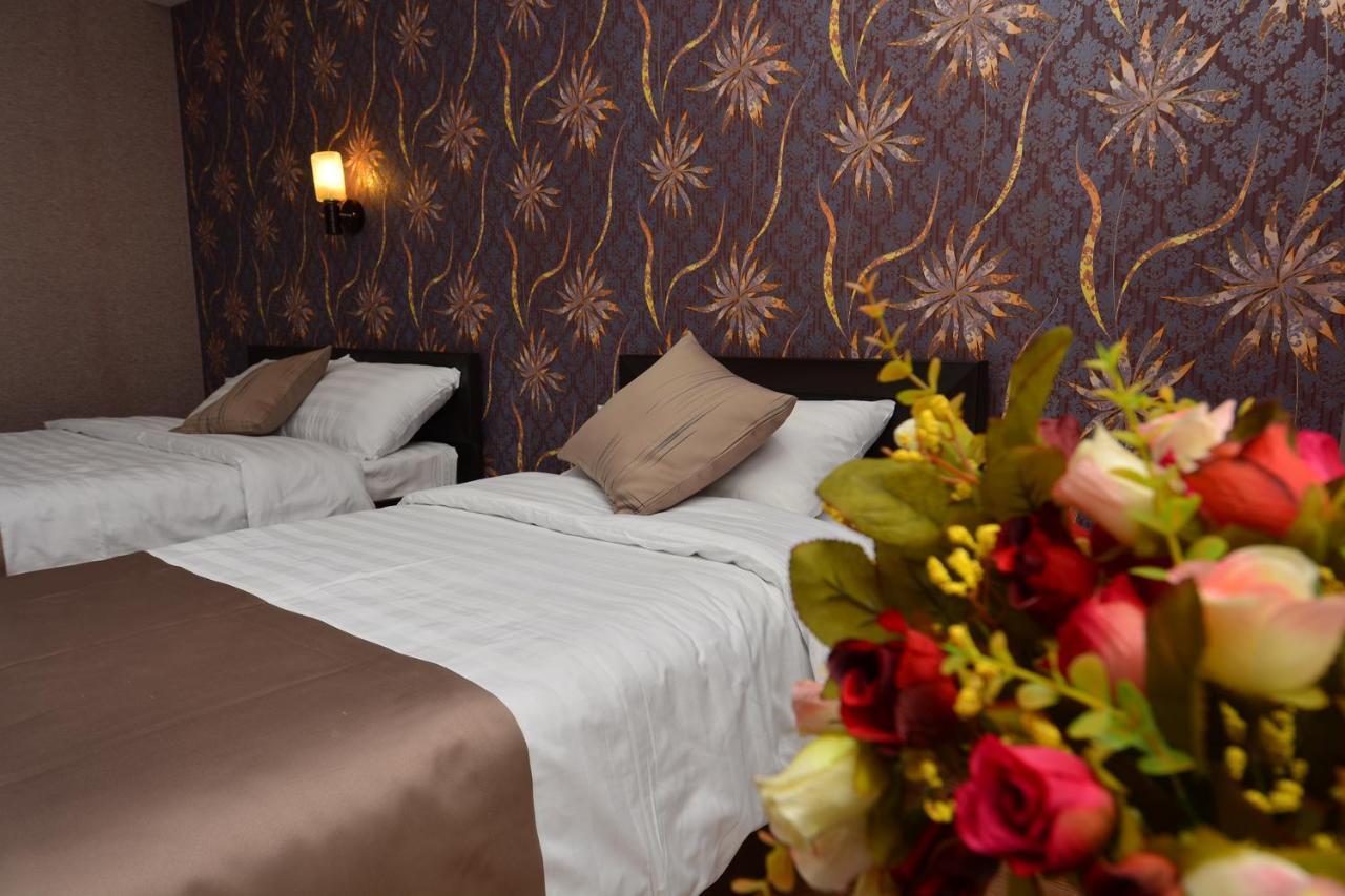 Granada Hotel And Restaurant Tiflis Dış mekan fotoğraf